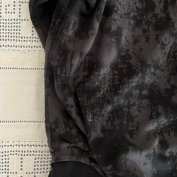 Lululemon To Class Jacket black & grey tie dye size 4 rare - Picture 13 of 14
